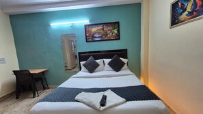 Deluxe Double Room, City View - Hotel South Embassy Near Satya Niketan (New Delhi)