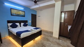 Room - Hotel South Embassy Near Satya Niketan (New Delhi)