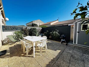 屋外ダイニングエリア