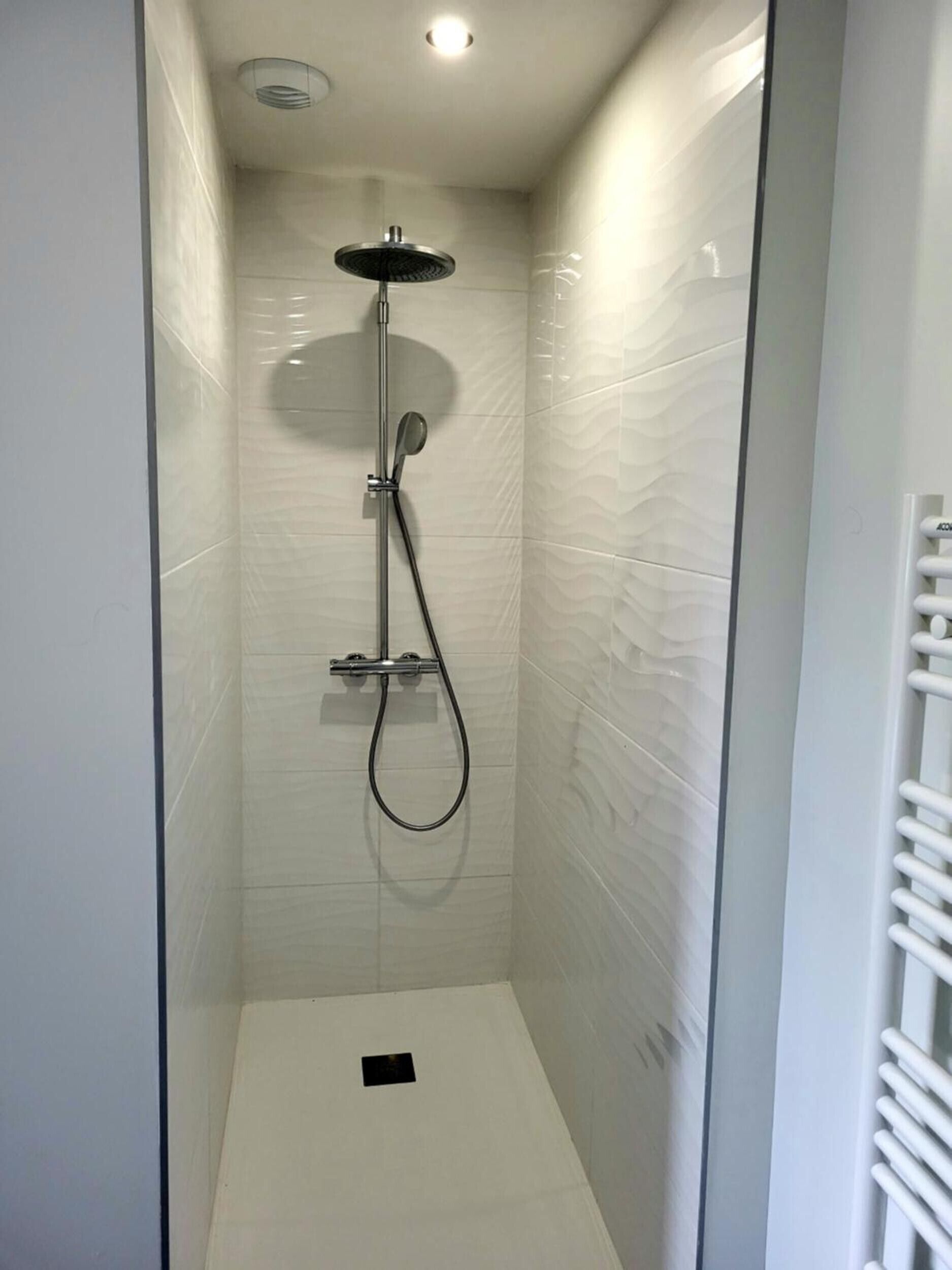 Een douche, een haardroger