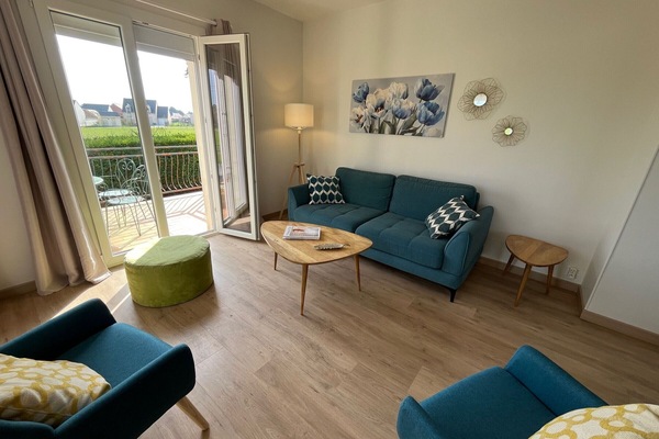 Salon avec accès terrasse