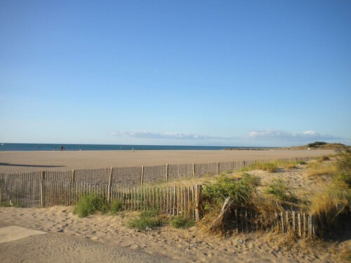 Beachside Getaway: 3-Bedroom House, Pet-Friendly, Near St-Pierre-La-Mer Beach