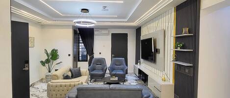 อีโคโนมีอพาร์ทเมนท์, ระเบียง, วิวเมือง | บริเวณนั่งเล่น