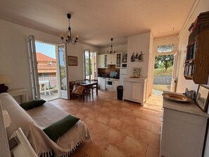 Interior - Mediterranean villa, pool and sea view (Sainte-Maxime)