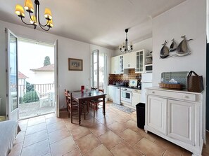 Interior - Mediterranean villa, pool and sea view (Sainte-Maxime)