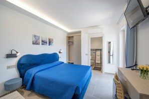Comfort Double Room, Courtyard View | Minibar, in-room safe, desk, laptop workspace