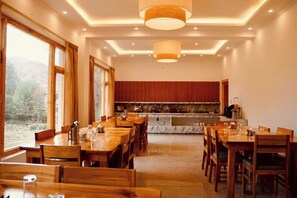 Premium Room | Dining - Hotel Walnut Ladakh (Leh)