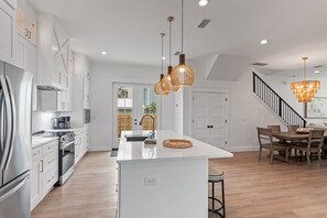 Fridge, microwave, oven, stovetop - Brand New Home, Crystal Beach Destin, Private Pool, 2 Min to Beach & Dining! (Destin)