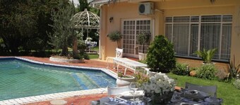 夏日之地精品旅馆