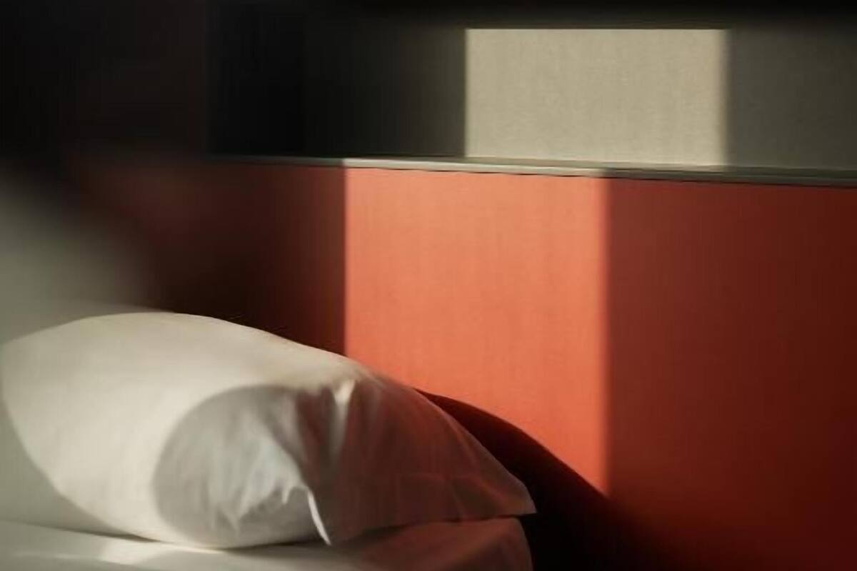 Chambre classique double ou avec lits jumeaux, salle de bain privée