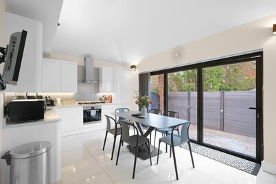 Modern Comfort 2-Bedroom, 2-Bathroom House