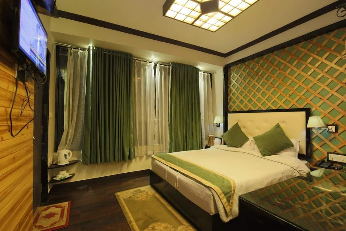 Deluxe Double Room, City View