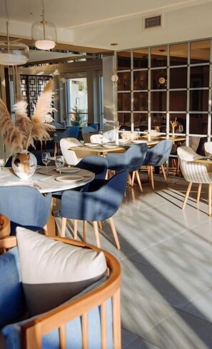 Dining - Ststus M apartments 102 (Becici)