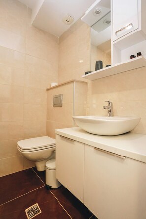 Bathroom - Ststus M apartments 102 (Becici)