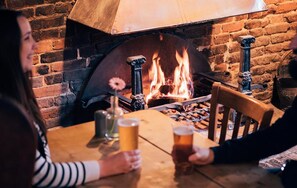 Outdoor dining - The White Hart (Blythburgh)