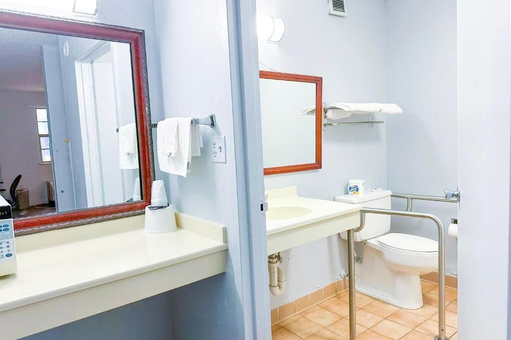 Amenidades de baño gratuitas y secadora de cabello 
