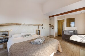 8 dormitorios, tabla de planchar con plancha, wifi y ropa de cama