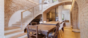 Casa Vella Del Panta: Vacation Home with Sea Views, Private Pool, and Wi-Fi