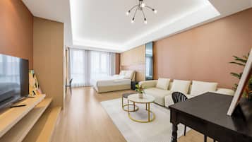 Superior Double Room, 1 King Bed, City View | Desk, blackout curtains, soundproofing, iron/ironing board
