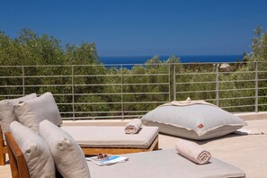 Property grounds - Hyades Villa B – A Premier Luxury Getaway near Kathisma beach (Lefkada)