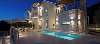 Hyades Villa B – A Premier Luxury Getaway near Kathisma beach