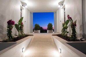 Property grounds - Hyades Villa B – A Premier Luxury Getaway near Kathisma beach (Lefkada)
