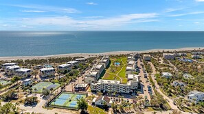 Exterior - Loggerhead Cay 362: Updated Coastal Charm – Steps to Beach with Gulf Views & New (Sanibel)