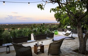Terrace/patio - Casa Rosanna - Romantic Valle d'Itria Hideaway with stunning Sea Views (Brindisi)