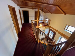 المنشأة من الداخل