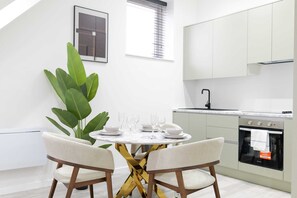 Comfort Apartment | Dining - The Wembley Arch Studio Flat  (Wembley)