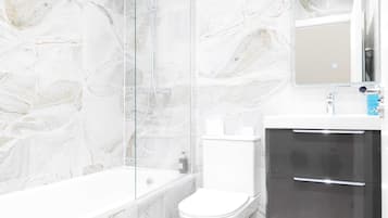 Comfort Apartment | Bathroom