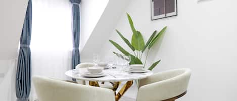 تناول الطعام