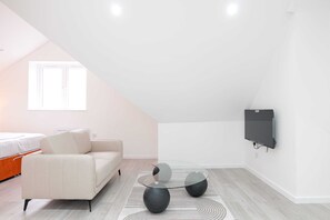 Comfort Apartment | Interior - The Wembley Arch Studio Flat  (Wembley)