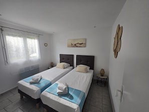 2 chambres, fer et planche Ă repasser, Wi-Fi gratuit, draps fournis