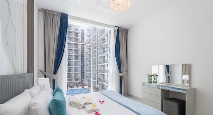 Luxury Apartment, Balcony, City View | Egyptian cotton sheets, premium bedding, in-room safe