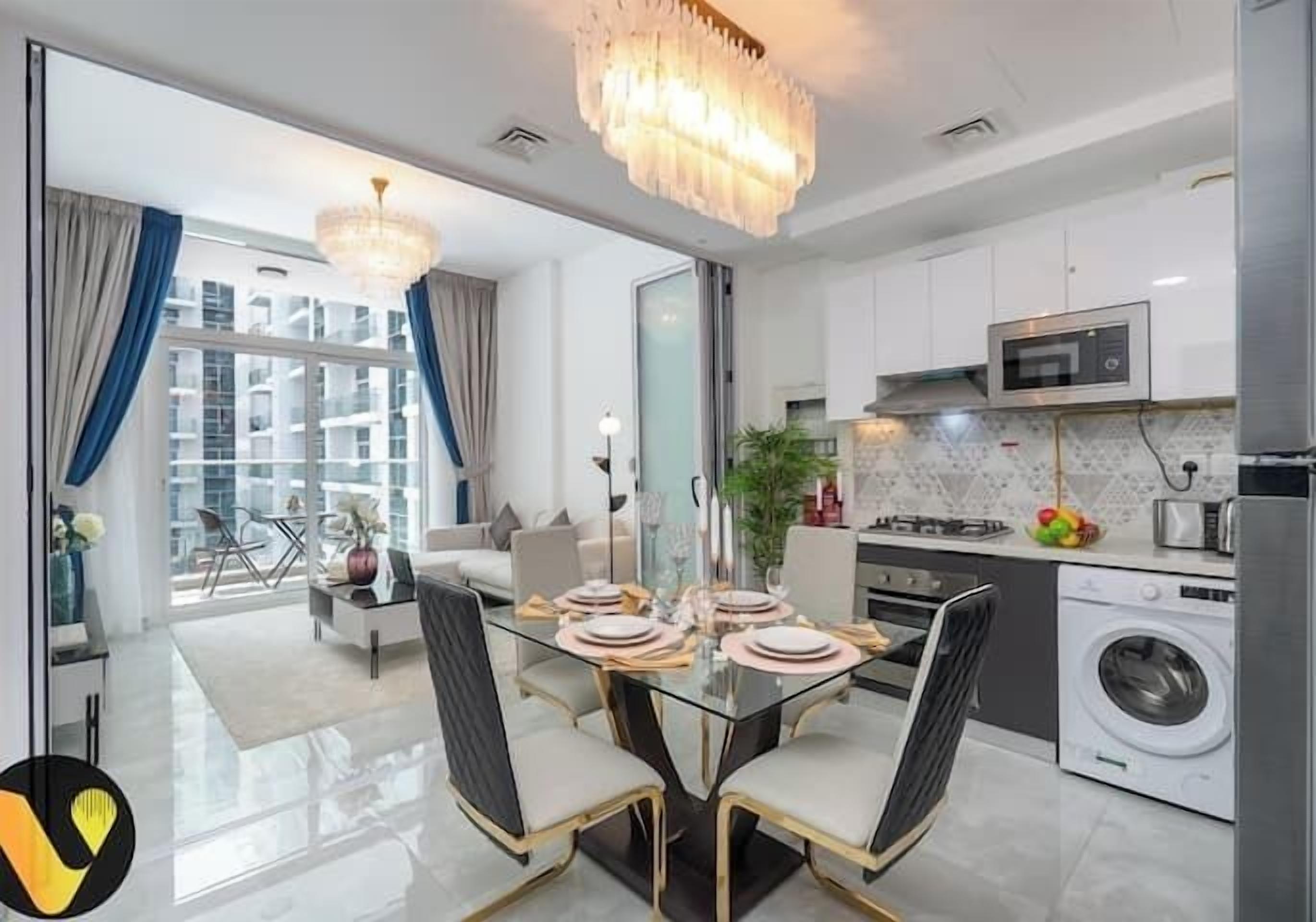 Appartement Luxe, balcon, vue ville | Restauration dans la chambre