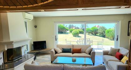 Villa « La Mielle Beachfront » avec terrasse privée, Wi-Fi et climatisation