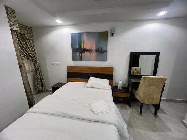 Deluxe Room, Balcony, City View - JBL HOTEL (Abuja)