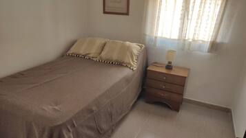 4 slaapkamers, een strijkplank/strijkijzer, beddengoed, rolstoeltoegang
