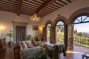 Living area - Tuscan Elegance: Pool, Private Terrace and Relax (Pieve A Nievole)