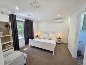 Room - NEW TO VRBO: Family-Friendly Home with Yard | Near Gungahlin (Ngunnawal)