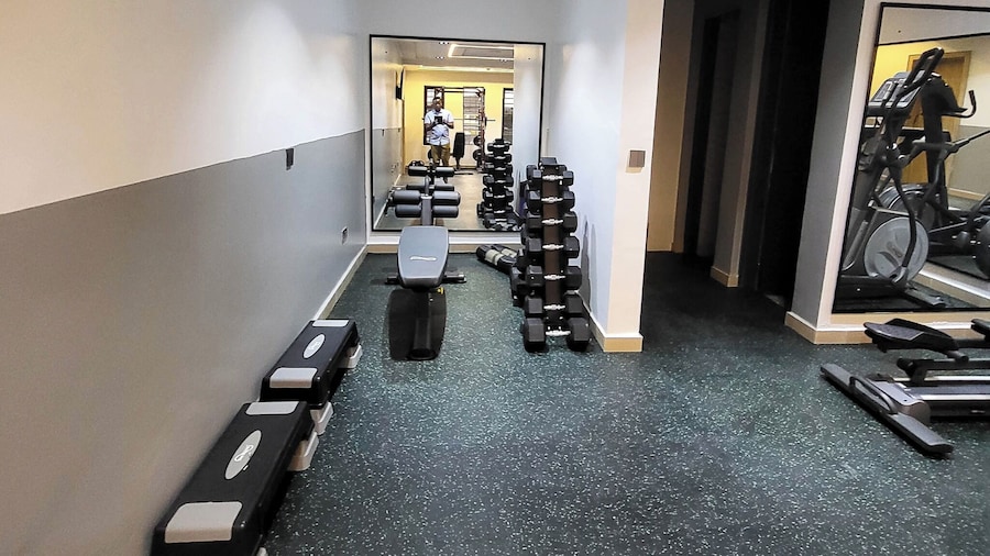 White House Hilltop Hotel