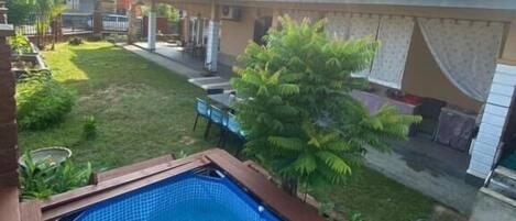 Studio Basic - balkong - utsikt mot staden | Bubbelpool utomhus