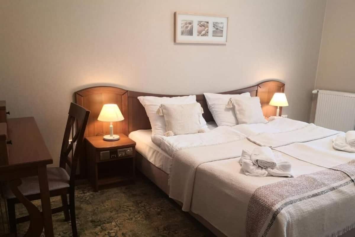 Apartment, Garden View