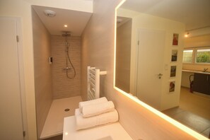 Hair dryer, towels, soap, shampoo - Zen - Near Basel | Japanese atmosphere & calm (Saint-Louis)