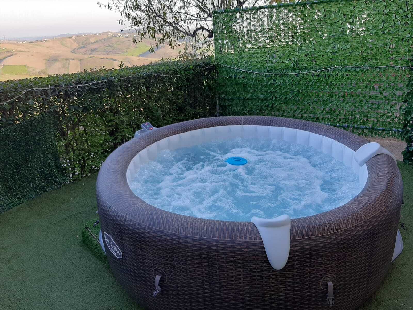 Outdoor spa tub