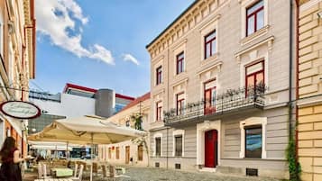 Deluxe Suite, City View | Exterior