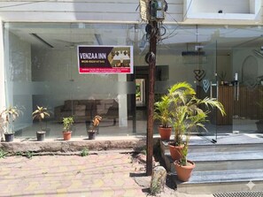 Property entrance - Venzaa Inn (Indore)