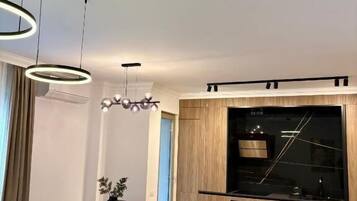 Apartemen Premium, pemandangan kota | Tempat makan