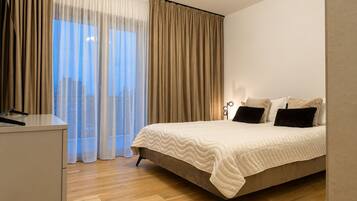 Deluxe Apartment, 2 Bedrooms, City View | Iron/ironing board, WiFi (free)